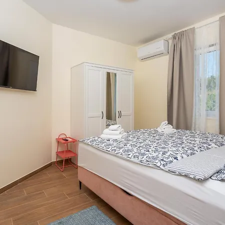 بيت للعطل Lovely In Sveti Viddobrinjski With Wifi Gostinjac