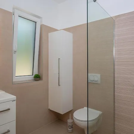 بيت للعطل Lovely In Sveti Viddobrinjski With Wifi