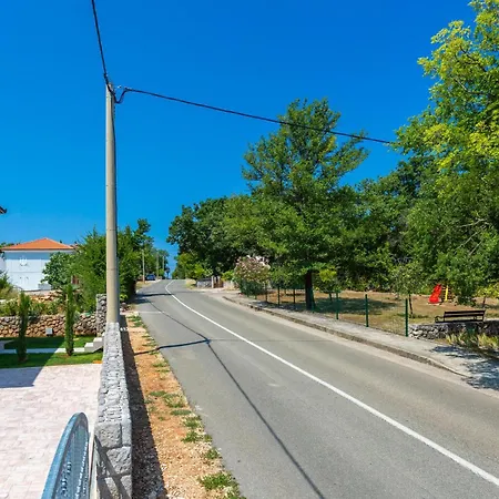 Lovely In Sveti Viddobrinjski With Wifi *