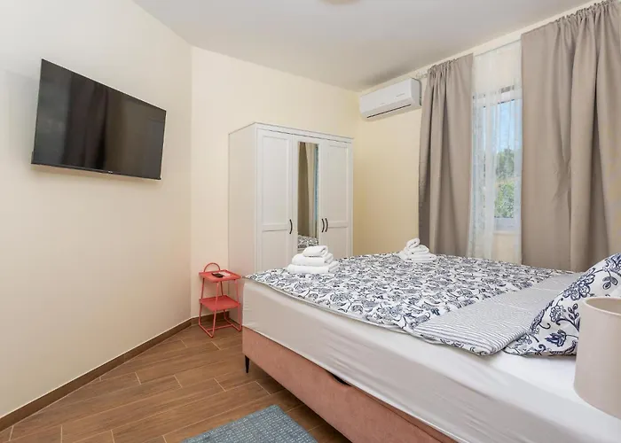 Ferienhaus Lovely In Sveti Viddobrinjski With Wifi Gostinjac