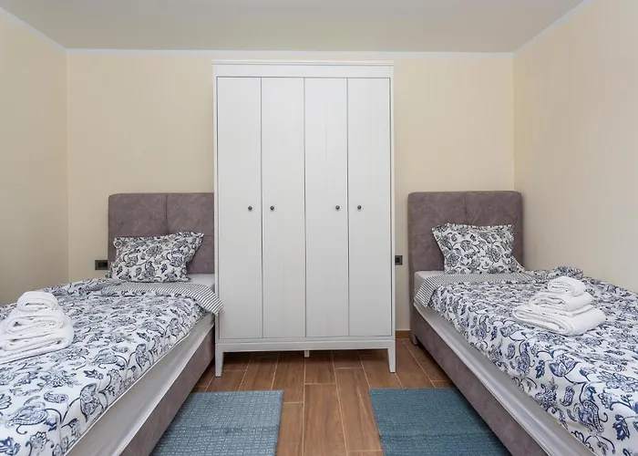 Lovely In Sveti Viddobrinjski With Wifi *