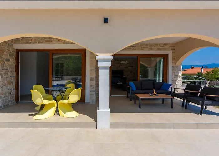 Lovely In Sveti Viddobrinjski With Wifi Ferienhaus *