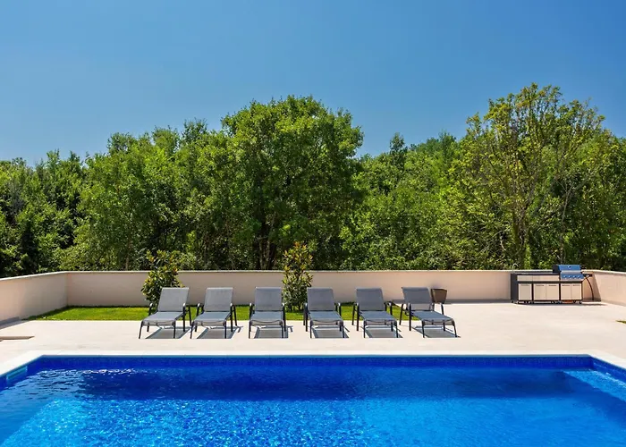 Lovely In Sveti Viddobrinjski With Wifi * Gostinjac