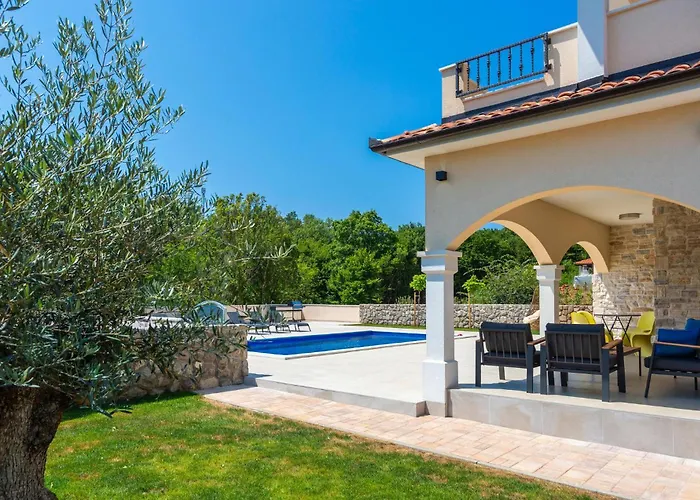 Ferienhaus Lovely In Sveti Viddobrinjski With Wifi