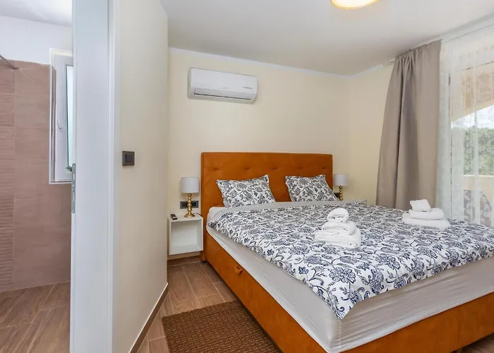 Lovely In Sveti Viddobrinjski With Wifi Ferienhaus *