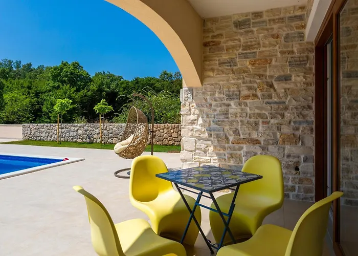 Lovely In Sveti Viddobrinjski With Wifi