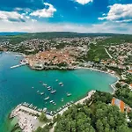 Lovely In Sveti Viddobrinjski With Wifi