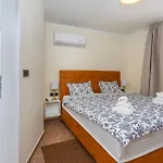 Lovely In Sveti Viddobrinjski With Wifi Tatil Evi *